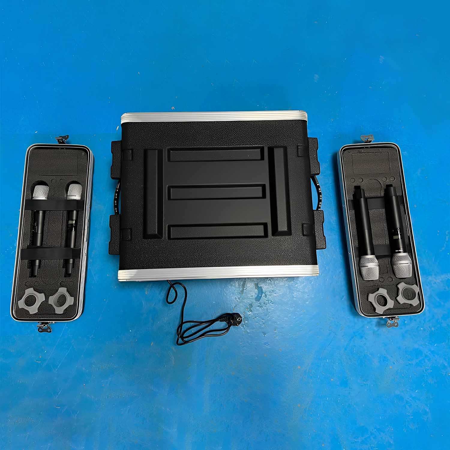 ELEGAUDIO DG-4G four-system true-diversity conference and antenna distribution package