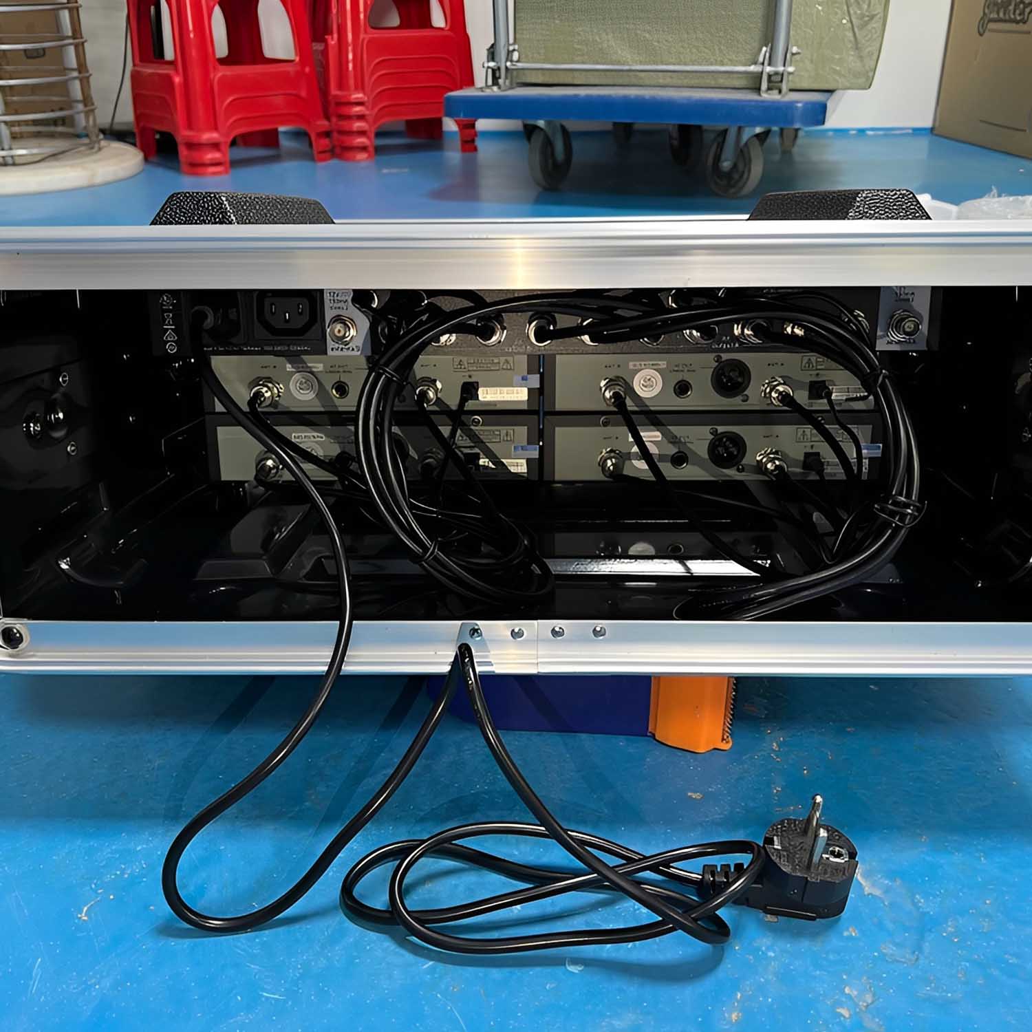 ELEGAUDIO DG-4G four-system true-diversity conference and antenna distribution package