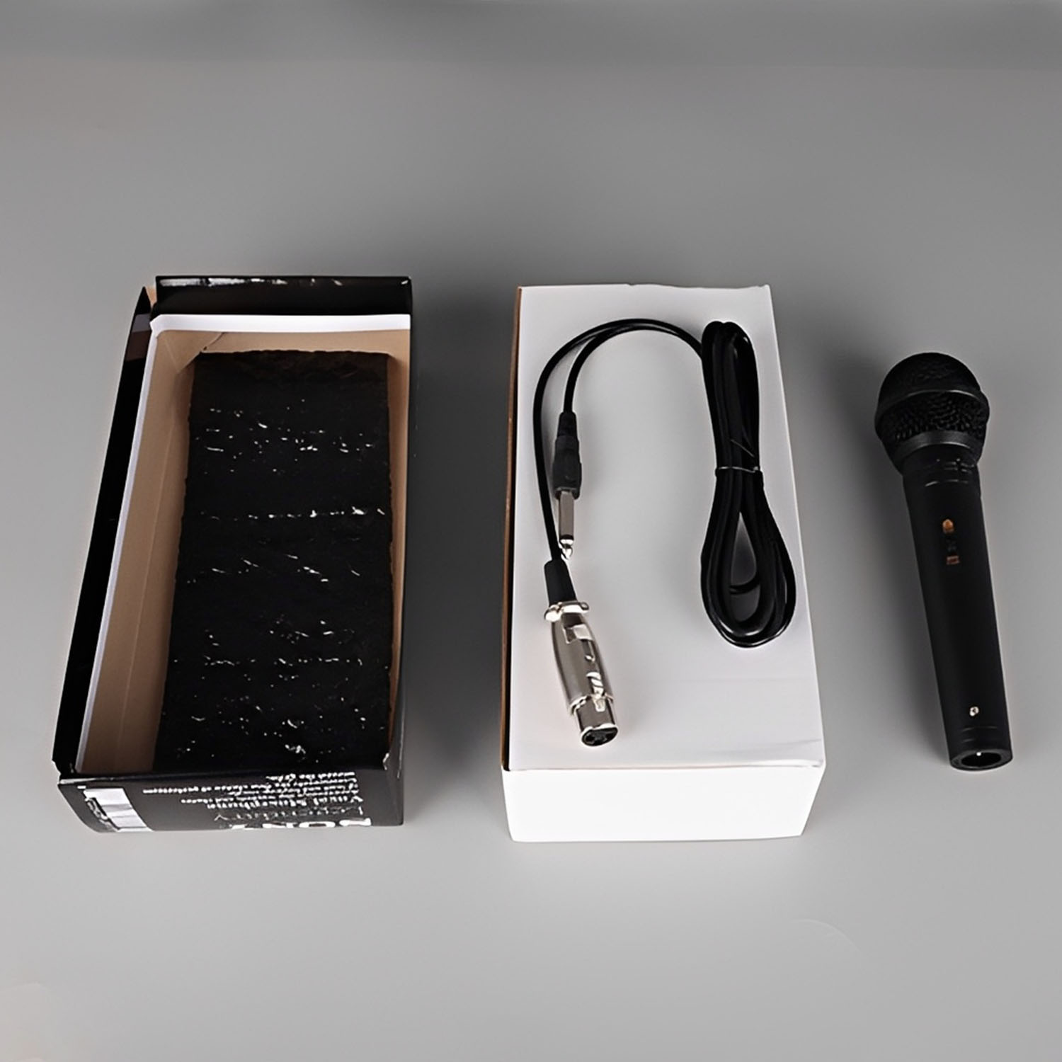 BETA77A wired dynamic vocal microphone with 3-meter cable