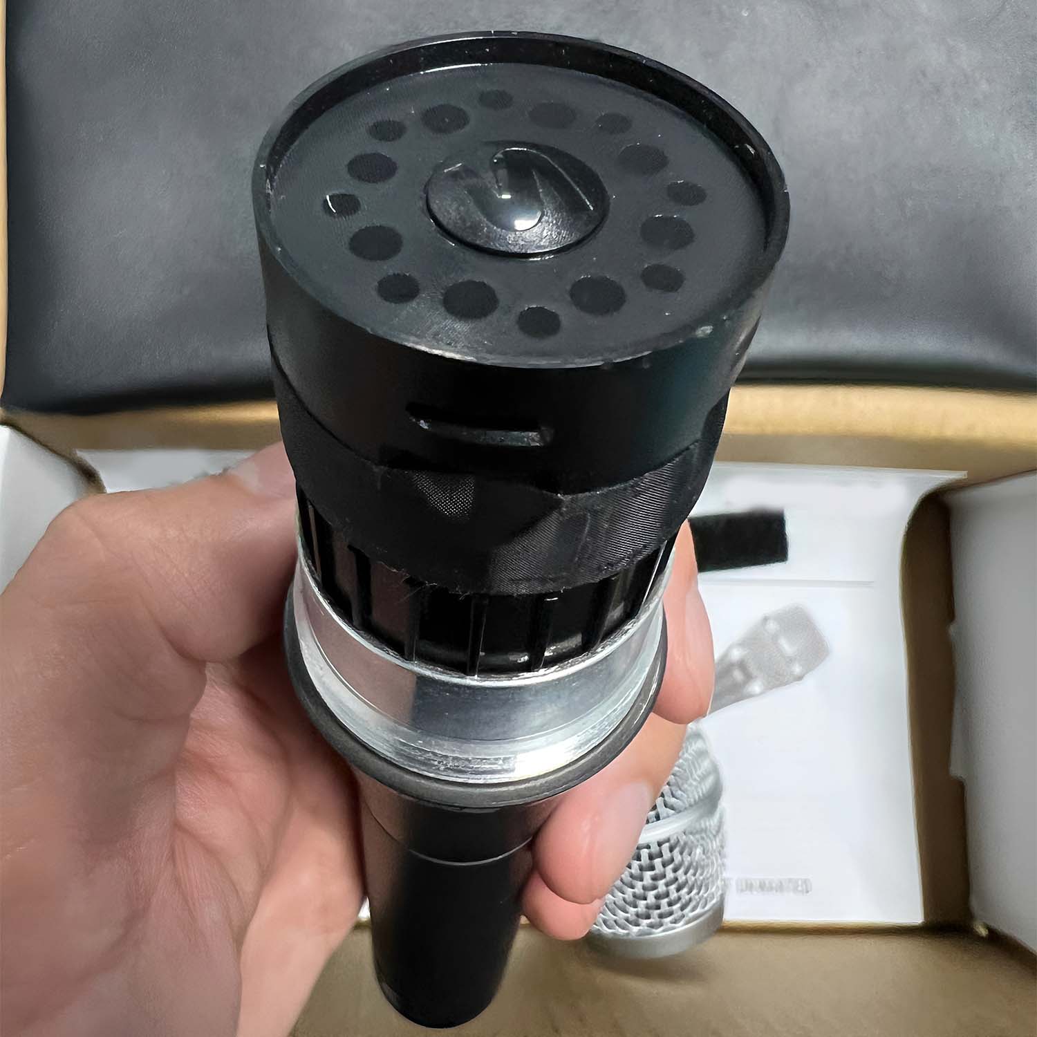 SM86 cardioid wired condenser vocal microphone for stage performance view 3