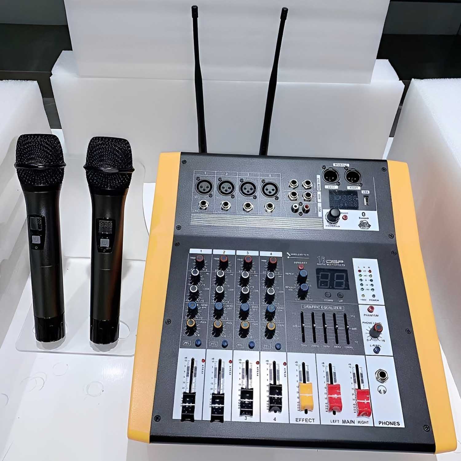 LA-4 dual channel UHF wireless microphone system view 5