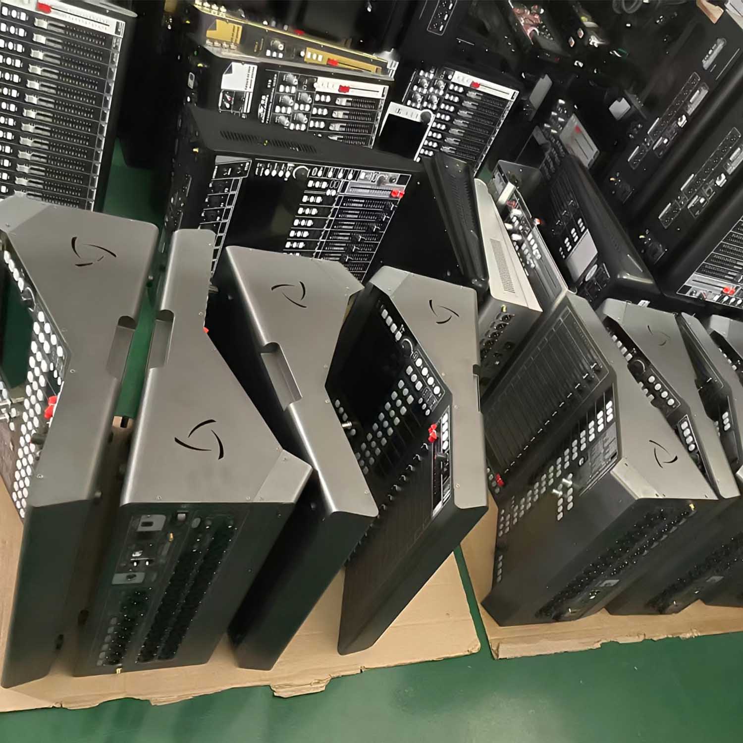 MX3210 32-channel mixer product detail view